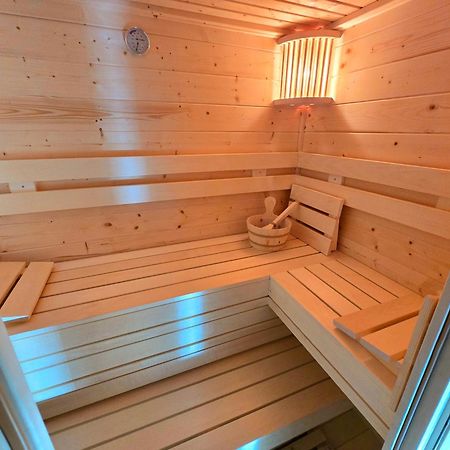 De Corner van Zeeland met jacuzzi Sint-Annaland Buitenkant foto