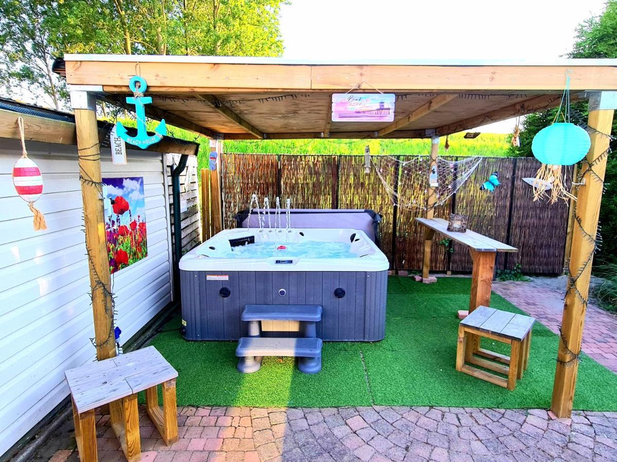 De Corner van Zeeland met jacuzzi Sint-Annaland Buitenkant foto