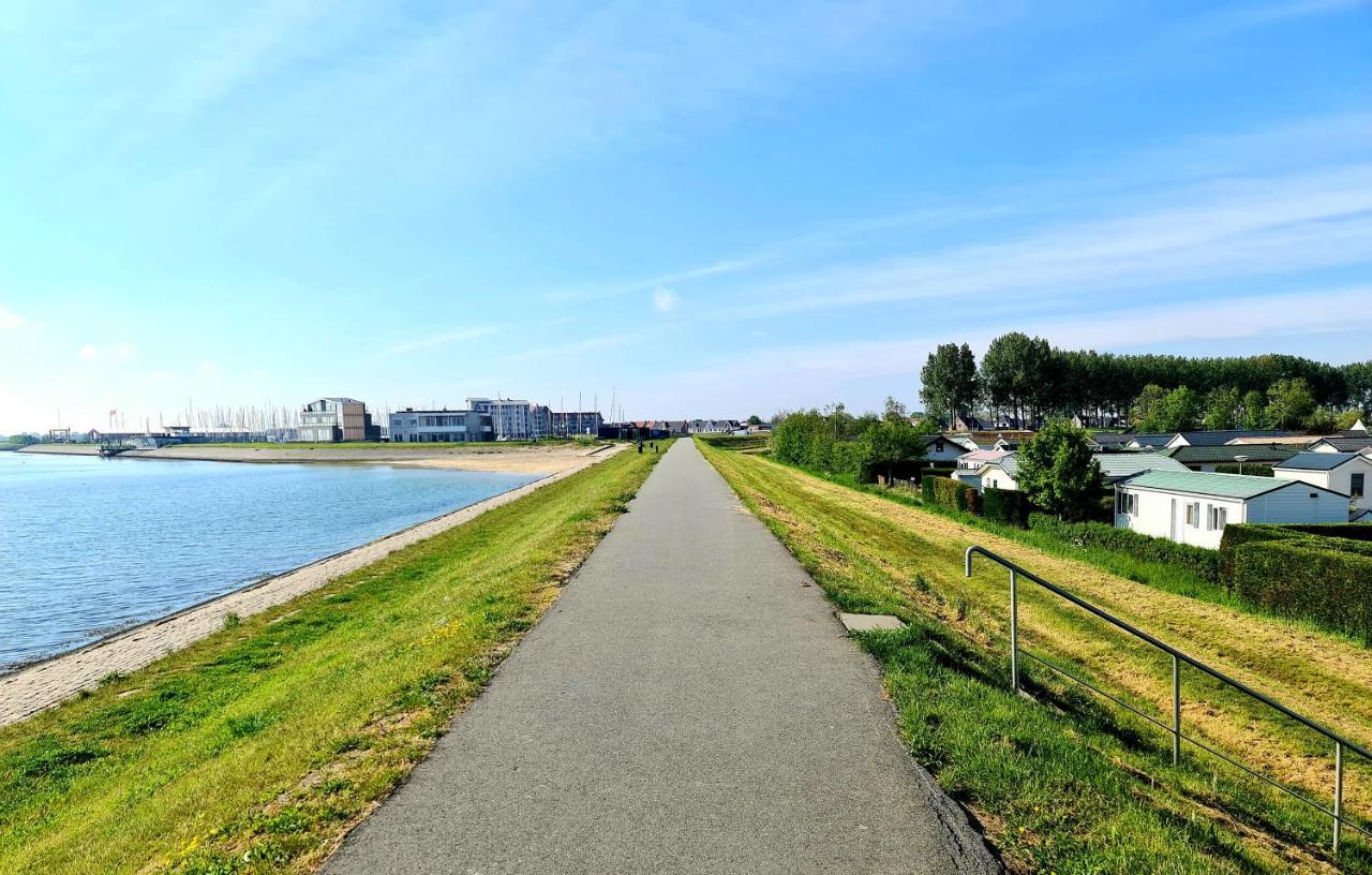 De Corner van Zeeland met jacuzzi Sint-Annaland Buitenkant foto