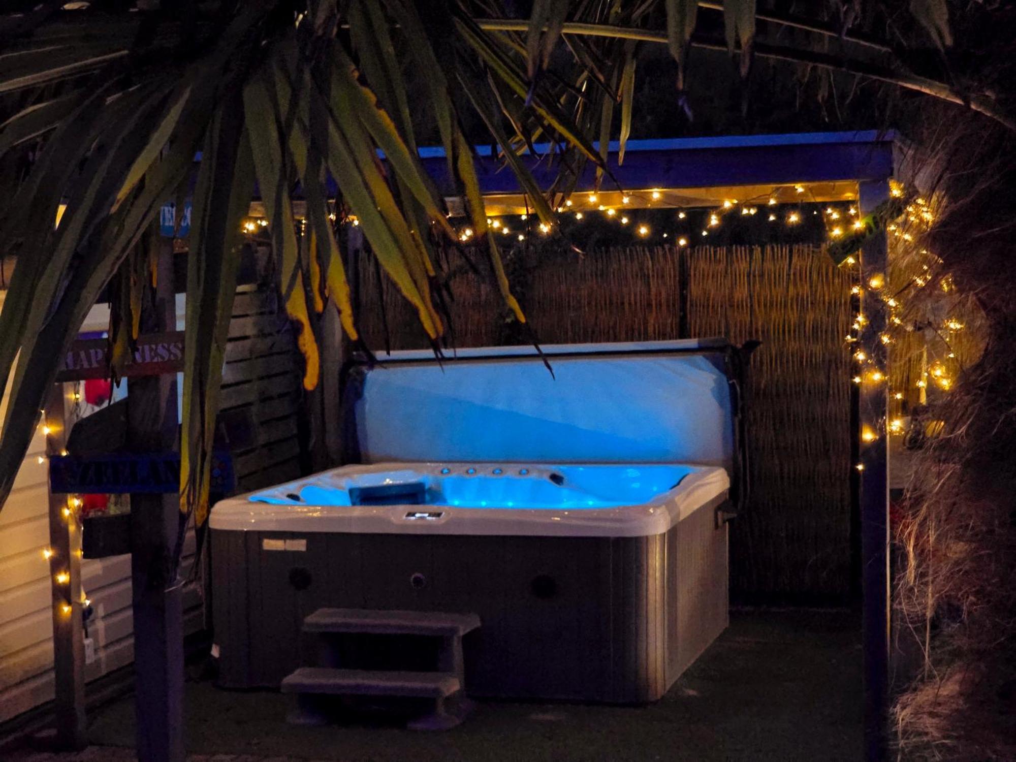 De Corner van Zeeland met jacuzzi Sint-Annaland Buitenkant foto